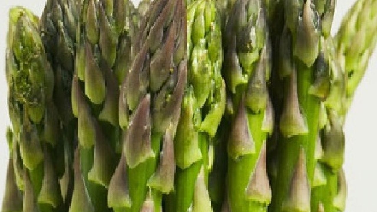 Asparagus dan adas merupakan sayuran yang diambil pada bagian