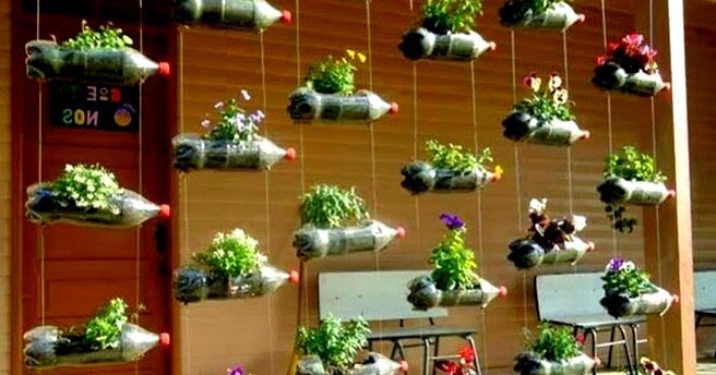  Cara  Membuat  Vertical Garden dari  Botol  Bekas  di Rumah 